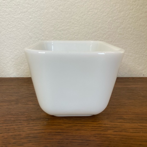 Butterfly Gold Pyrex Refrigerator Dish 501 - Picture 2 of 4